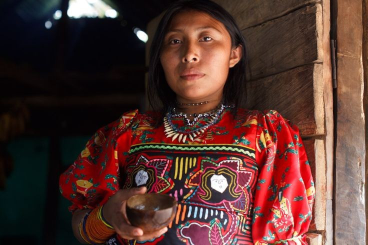  Có mức độ tự trị hiếm hoi ở Trung Mỹ. Khu tự trị Guna Yala được chính phủ Panama công nhận, cho phép người Kuna tự quản lý lãnh thổ, luật lệ và phong tục. Đây được xem là thành công lớn trong việc bảo vệ quyền lợi và bản sắc của một tộc người bản địa. Ảnh: Pinterest.