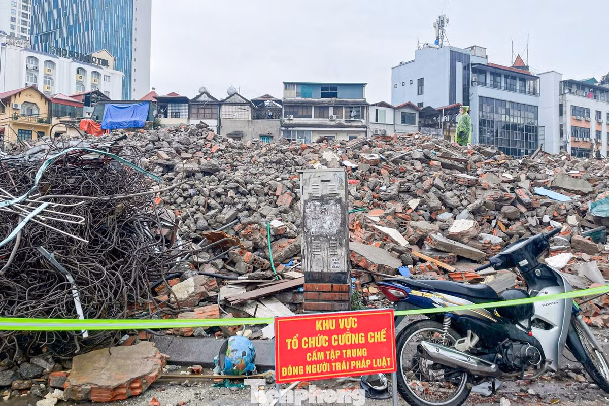 Khu vực GPMB được lực lượng chức năng rào tôn, barie, chăng dây, treo biển cảnh báo.