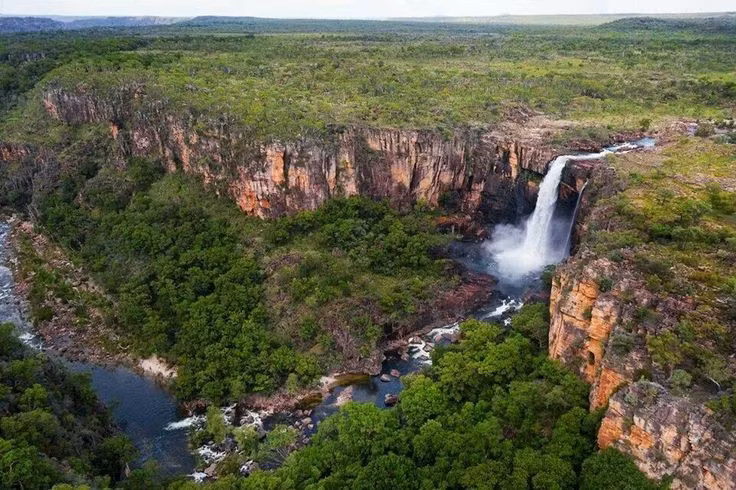  Được UNESCO công nhận là Di sản Thế giới kép. Kakadu vừa nổi bật về đa dạng sinh học vừa có giá trị văn hóa thổ dân sâu sắc, được công nhận là Di sản thế giới trên cả hai phương diện thiên nhiên và văn hóa. Ảnh: Pinterest.