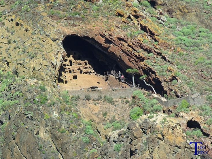  Vị trí cao giúp bảo vệ lương thực. Hang Valerón nằm trên sườn núi dốc, khó tiếp cận, giúp tránh ẩm ướt, sâu bọ và sự xâm nhập của động vật hay các nhóm người thù địch. Ảnh: Pinterest.