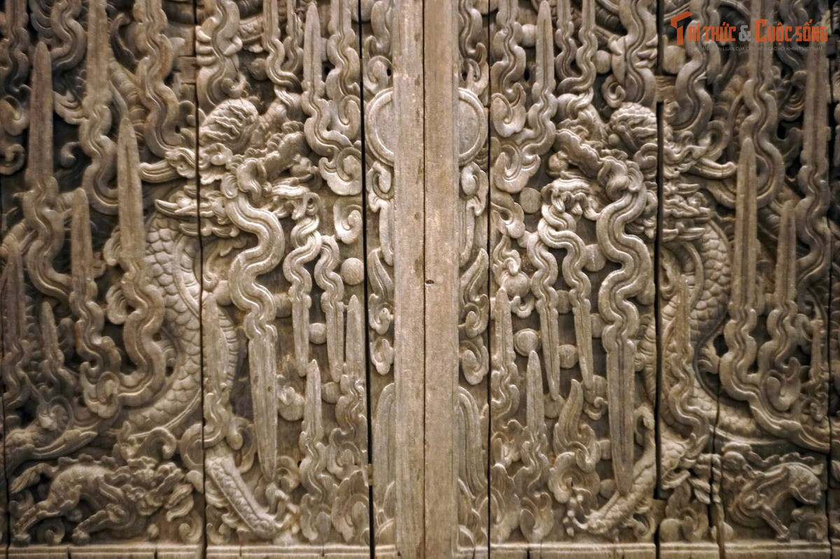 Nơi lưu giữ bảo vật quốc gia. Chùa Keo có hai hiện vật được công nhận là Bảo vật quốc gia: một đôi cửa gỗ chạm rồng tinh xảo và một bàn thờ/hương án cổ có giá trị văn hóa nghệ thuật cao.