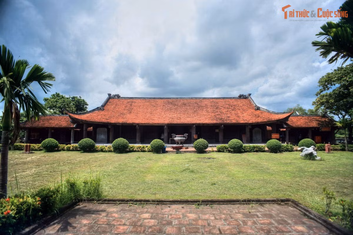 Ngôi chùa có tên chữ “Thần Quang Tự”. Chùa Keo mang tên chính thức là “Thần Quang Tự”, gắn với các ghi chép lịch sử Phật giáo Việt Nam từ thời Lý.