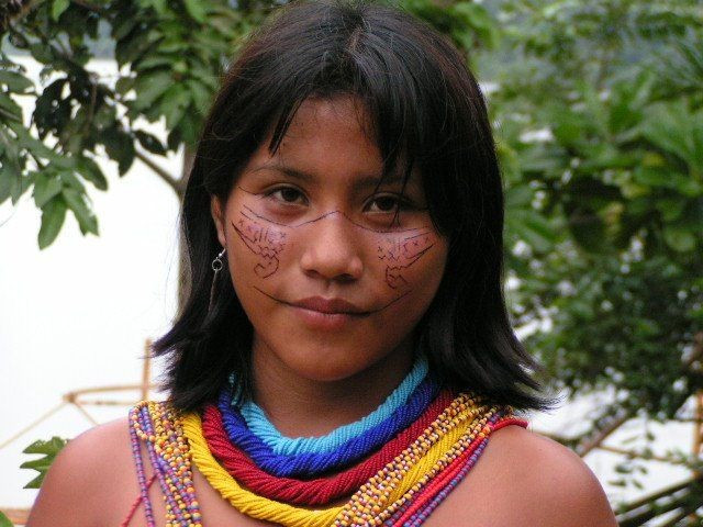  Sống bằng hoạt động trồng trọt và đánh cá. Đời sống phụ thuộc người Xingu vào sông và đất rừng. Ảnh: Pinterest.