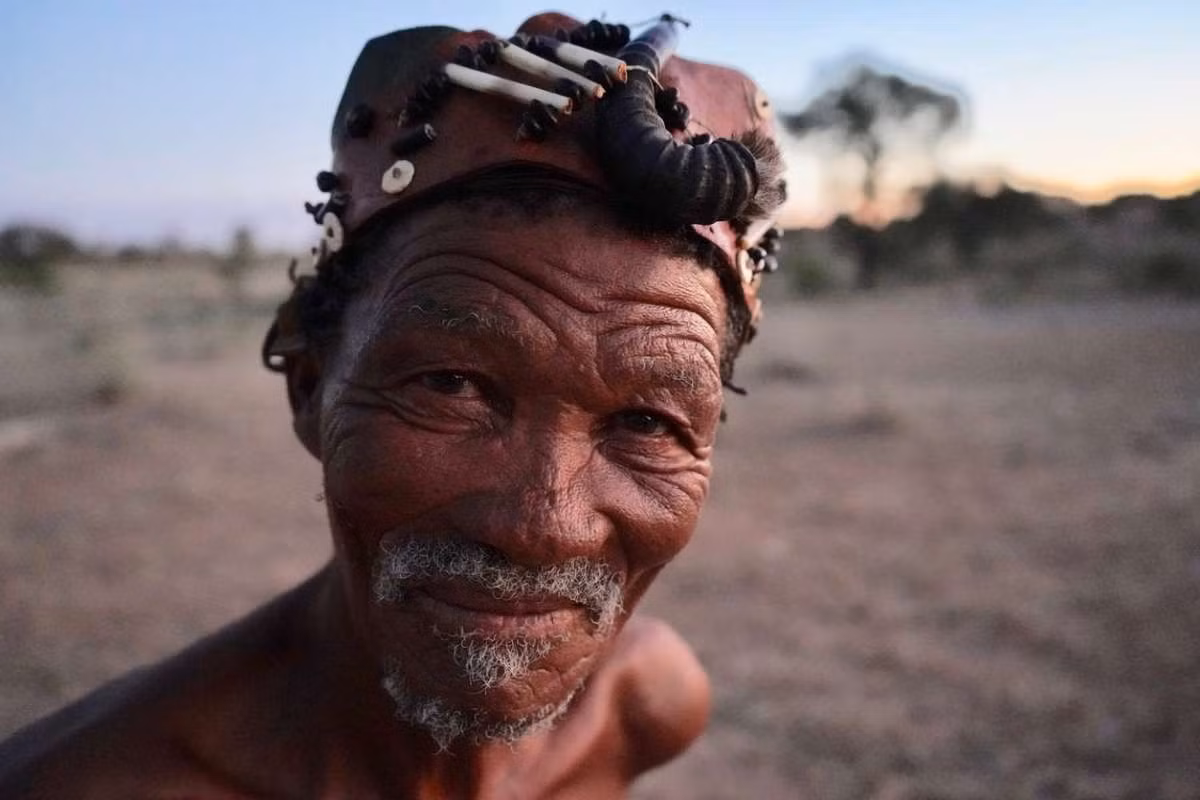  Ngày nay người Khoikhoi đang nỗ lực phục hồi bản sắc văn hóa. Nhiều cộng đồng Khoikhoi ở Nam Phi tìm cách bảo tồn ngôn ngữ, nghi lễ và lịch sử, khẳng định vai trò của mình trong di sản châu Phi. Ảnh: d2g6byanrj0o4m.cloudfront.net.