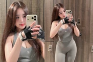 Hot girl Hà thành Lê Phương Anh khoe dáng 'cực phẩm' trong đồ tập bó sát
