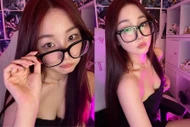 Nữ streamer xinh đẹp khiến fan 'ná thở' với loạt ảnh selfie trong phòng riêng