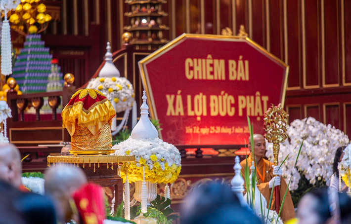 Vì vậy, để cung rước xá lợi Đức Phật, Việt Nam phải bảo quản, giữ gìn và đảm bảo an toàn tuyệt đối. Xá lợi Phật được đặt vào tháp đựng theo đúng quy chuẩn của Ấn Độ. Khi cung rước về Việt Nam, Xá lợi Phật được bảo quản trong lồng cách biệt với môi trường bên ngoài.