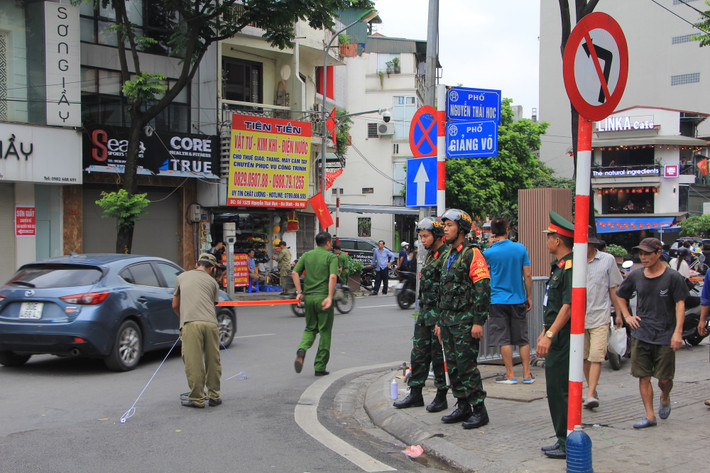 Hành lang dành cho người đi bộ cũng được chuẩn bị kỹ lưỡng.