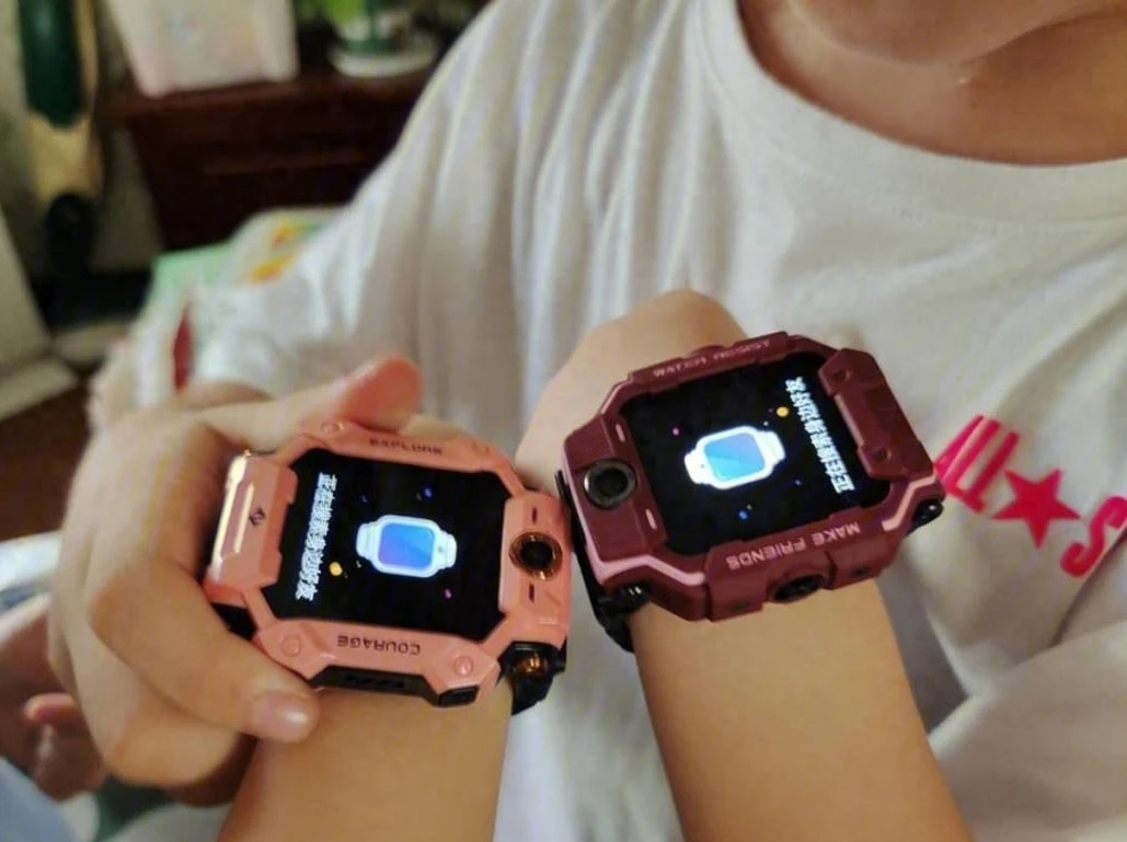 Đồng hồ thông minh biến tuổi thơ thành cuộc đua ‘like’