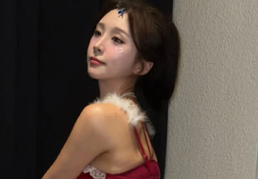 Jeong Soyeon gây sốt với bộ ảnh Noel trong Heroines through my lens