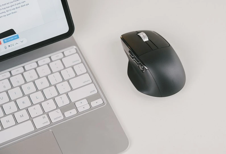 Chuột văn phòng có màn hình, pin 2 tháng giá chỉ hơn 600k