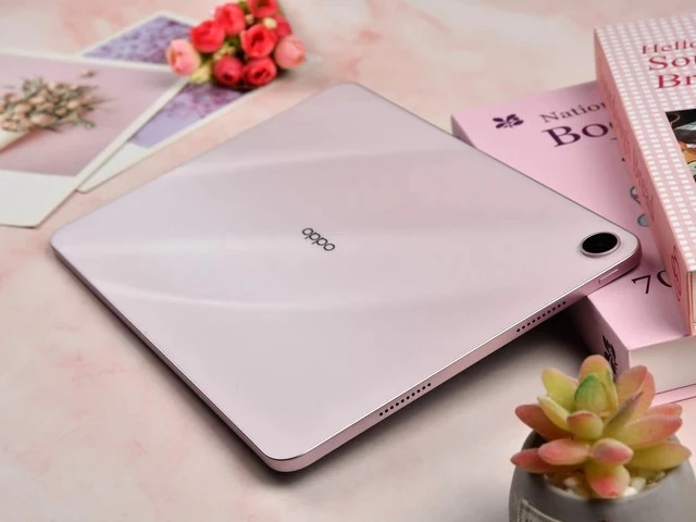 OPPO ra mắt tablet 12 inch giá tầm trung gây sốc
