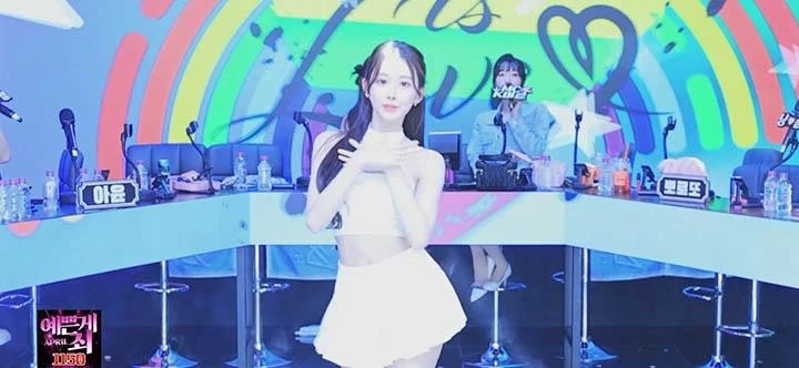 Giới trẻ Hàn Quốc ngại yêu vì hot girl livestream khoe thân