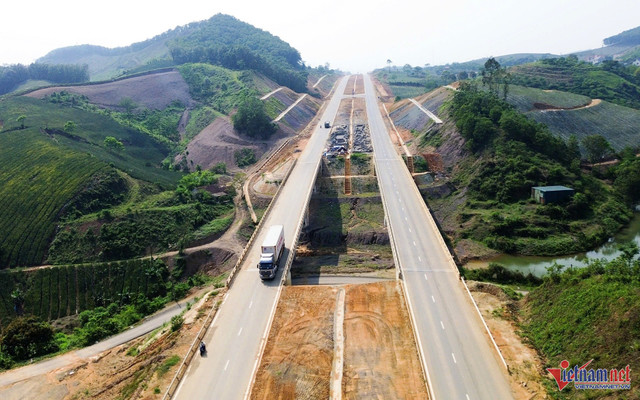Đưa vào khai thác dự án sẽ mở rộng không gian phát triển kinh tế - xã hội cho tỉnh Ninh Bình. Ảnh: T.N hoa-lu-8.jpg