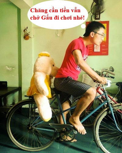 FA trung thu cũng có "gấu" chở đi khắp phố phường, không hề thua kém bè bạn nhé.
