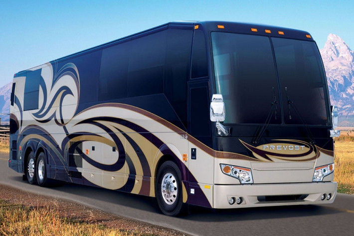 Cái tên thứ 3 trong số 10 mẫu Motorhome đắt nhất thế giới là Prevost H3-45 VIP 2015 - trị giá 1.600.000 USD. Đây đồng thời là một trong những sản phẩm ấn tượng nhất của các nhà sản xuất xe Motorhomes hạng sang Prevost.