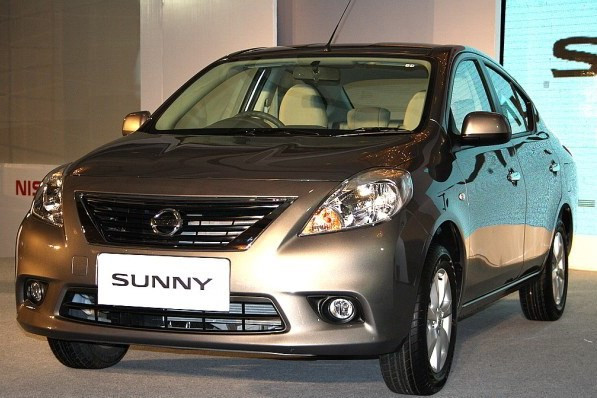 Cuối cùng là mẫu Nissan Sunny XL 1.5L - 5MT với giá bán 498 triệu đồng. Kể từ khi xuất hiện vào tháng 6/2013, Nissan Sunny đã mang đến cho người tiêu dùng Việt một cái nhìn mới về dòng xe sedan dành cho gia đình: nhỏ gọn, linh hoạt, dễ dàng điều khiển đi kèm mức giá hợp lý.