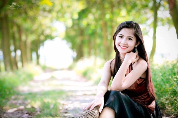 Thư “ngố” vẫn tiếp tục dẫn đầu trong BXH Miss Teen 2017 và bỏ khá xa các đối thủ khác tới hơn 6000 vote. Mặc dù nổi lên nhờ biệt danh “hot girl chân khòeo”, nhưng Thanh Thư vẫn gây ấn tượng với vẻ ngoài xinh xắn và khả năng múa hát cực ổn. Với số lượng fan đông đảo, Thanh Thư hứa hẹn sẽ tiếp tục “làm mưa làm gió” trong BXH Miss Teen năm nay.