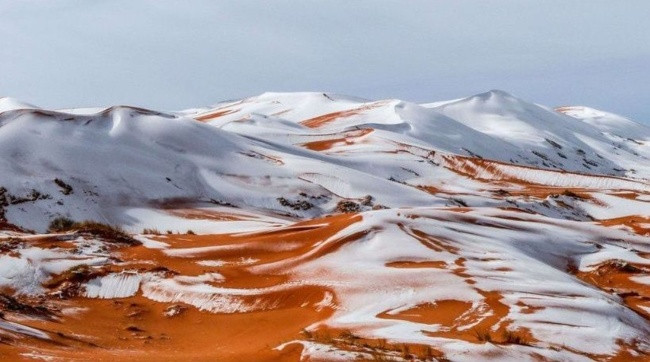 2. Tuyết rơi 3 năm liền ở sa mặc Sahara