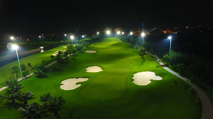 Trung bình mỗi ngày có hàng trăm tay golf đến đây chơi và đều phải đặt lịch từ trước. Số caddy làm việc tại đây cũng lên đến hàng trăm người. Ảnh: FB Sân Golf Tân Sơn Nhất - Tan Son Nhat Golf Course.