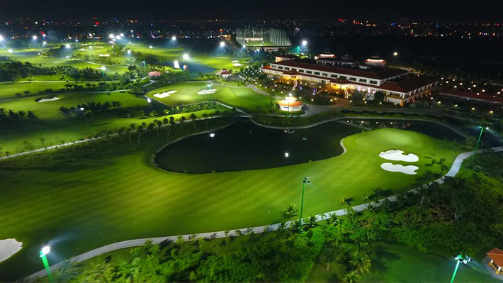 Theo đại biểu Trương Trọng Nghĩa (TP.HCM), lộ trình xây dựng sân bay Long Thành còn dài. Nếu giao diện tích sân golf cho sân bay Tân Sơn Nhất với đề án sử dụng cụ thể, việc đầu tư của ngành hàng không sẽ đem lại thêm nhiều việc làm và thu nhập cho người dân. Ảnh: FB Sân Golf Tân Sơn Nhất - Tan Son Nhat Golf Course.