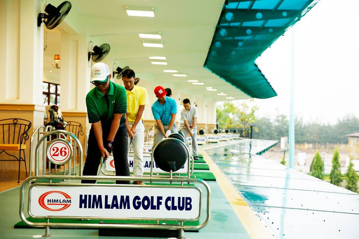 Theo thông tin trên website tansonnhatgolf.vn, sân golf được thiết kế bởi Công ty Nelson&Haworth Golf Course Architects - là nhà thiết kế sân golf hàng đầu thế giới. Ảnh: FB Sân Golf Tân Sơn Nhất - Tan Son Nhat Golf Course.