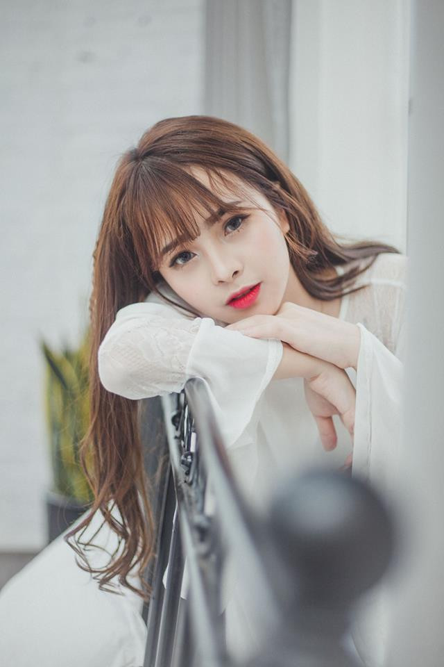 Được biết, Thảo Trang là người đẹp Tuyên Quang sinh năm 1997, hiện đang sống, học tập và làm việc tại Hà Nội.