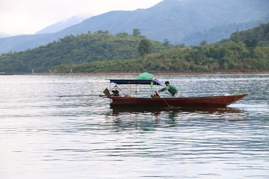 Hiện tại bản Pá Uôn, xã Mường Giàng (Quỳnh Nhai) có hơn chục hộ làm nghề cá khô, nghề đánh bắt thủy sản trên vùng lòng hồ sông Đà đang mang lại nguôn thu nhập ổn định cho người dân.