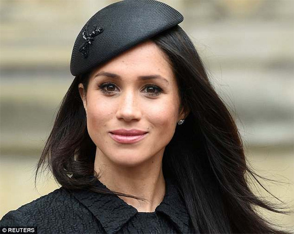 Nữ công tước xứ Sussex - Meghan Markle sắp nhận nhiệm vụ hoàng gia đầu tiên đó là đi cùng Nữ hoàng Anh Elizabeth II tham dự nhiều hoạt động ở Chesire.