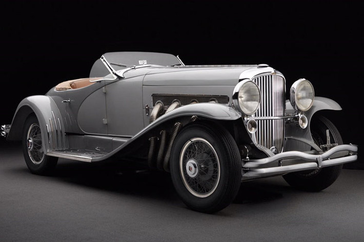 Đến nay, chiếc xe cổ Duesenberg SSJ này được xem là "hàng hiếm có khó tìm" nhất và thuộc dạng cực hiếm vì nó chỉ có 2 chiếc được sản xuất. Có lẽ đó là nguyên nhân chính khiến một chiếc xe cổ đến 83 tuổi như thế này là có giá khủng lên đến 22 triệu USD (khoảng hơn 512 tỷ đồng).