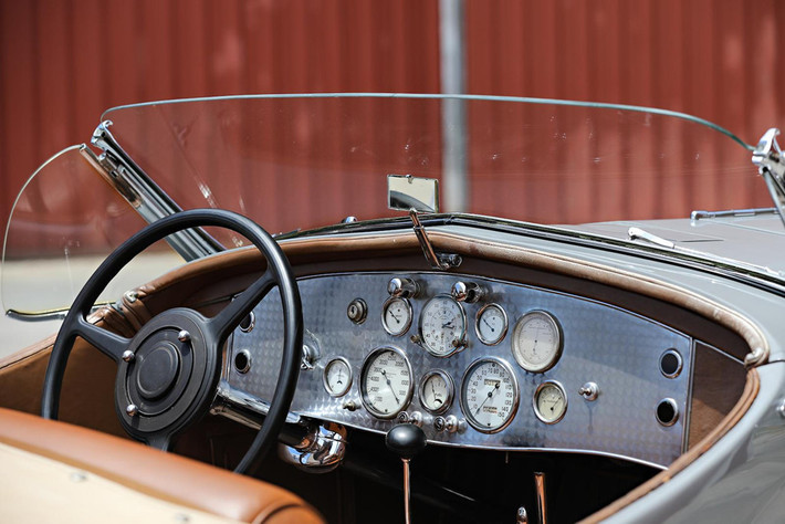 Xe Duesenberg SSJ đấu giá có số khung J-563, từng là chiếc xe của Gary Cooper nay thuộc bộ sưu tập Miles Collier Collection.