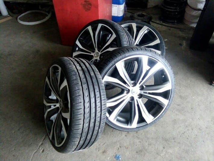 Đây là mâm được lấy từ chiếc Lexus RX đời mới nhất để chuẩn bị gắn lên chiếc Kia Cerato.