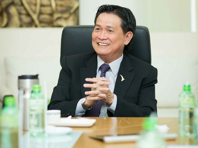 Năm 2012, gia đình ông Thành gặp biến cố lớn khi Sacombank bị thâu tóm, hai cha con ông phải bán toàn bộ số cổ phần (năm 2013) và rút lui khỏi ngân hàng do chính mình sáng lập. Bà Ngọc cũng rút khỏi vị trí Chủ tịch HĐQT CTCP Bourbon Tây Ninh (nay là Mía đường Thành Thành Công Tây Ninh – SBT). Ảnh: vietnambiz.vn