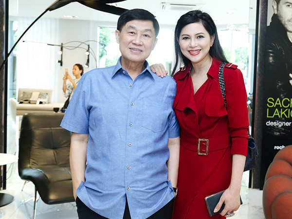 Cặp vợ chồng doanh nhân này hiện cũng cùng nhau điều hành tại Công ty Cổ phần Dịch vụ Hàng không Sân bay Tân Sơn Nhất (SAS) - nơi IPP Group đã phải chi hàng nghìn tỷ đồng để thâu tóm vào năm 2017. Ảnh: depplus.vn.