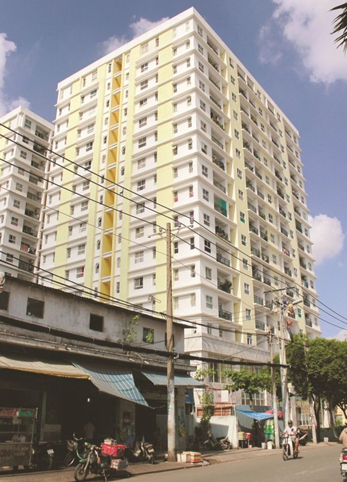 Sở Xây dựng TP.HCM vừa có kết luận thanh tra hàng loạt sai phạm hàng loạt tại chung cư Khang Gia Tân Hương (số 377 Tân Hương, phường Tân Quý, quận Tân Phú), do Công ty Cổ phần đầu tư và phát triển địa ốc Khang Gia (Công ty Khang Gia) làm chủ đầu tư. Ảnh: NTD.