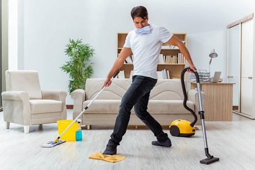 Một trong những câu chuyện lạ độc nhất 2017 phải kể đến là câu chuyện diễn ra ở Ai Cập. Kết hôn được 2 tuần, cô Samar kiên quyết đòi ly hôn chồng với lý do ngược đời là do anh này tranh làm hết việc nhà, cô không chịu đựng nổi. Câu chuyện cụ thể>>> Vợ quyết ly hôn vì... chồng tranh làm hết việc nhà