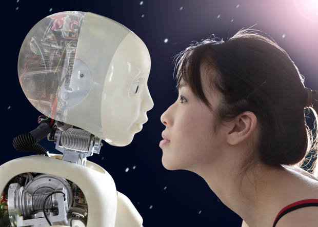 Năm 2017 là năm có nhiều đột phá về công nghệ robot như việc robot được cấp quyền công dân, chúng ngày càng giống người thật, thậm chí có thể vượt qua bài kiểm tra dành cho các sinh viên trường y. Đáng nói, tiến sĩ Levy còn có tham vọng sẽ sử dụng gen của con người kết hợp với robot để tạo ra trẻ em.