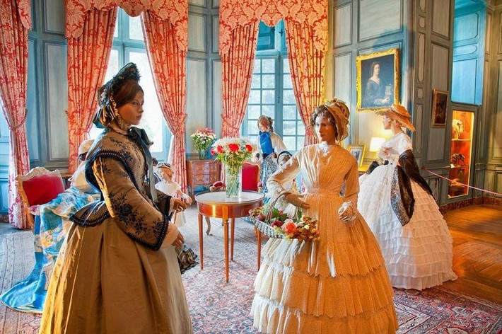 Ban đầu Château d'Ussé được xây từ đá và gỗ vào khoảng năm 1000 sau Công nguyên.