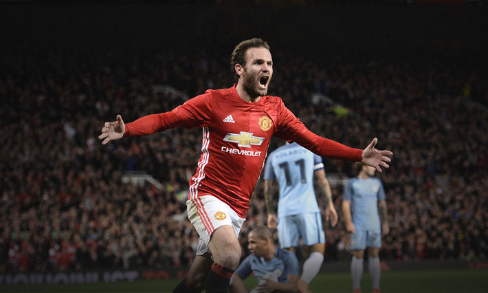 10. Juan Mata/Man Utd (29 tuổi): Từng là quân bài quan trọng của Jose Mourinho mùa trước nhưng Mata lúc này đã không còn được ra sân thường xuyên. Dù vậy, cựu tiền vệ Chelsea vẫn luôn giữ thái độ chuyên nghiệp và sẵn sàng cháy hết mình mỗi khi được huấn luyện viên tin tưởng. Tròn 30 tuổi vào ngày 28/4/2018.