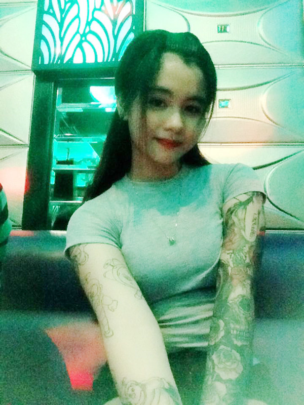 Về phía gia đình, sau một thời gian dài ra sức thuyết phục thì hiện tại, phụ huynh của cô gái quê Bình Phước đã đồng ý để cô bạn theo đuổi sở thích riêng.