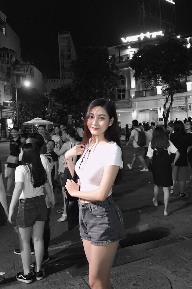Ít ai biết rằng, một cô nàng Thanh Huyền sở hữu thân hình "bốc lửa" như hiện tại từng là một cô gái gầy gò, thiếu sức sống.