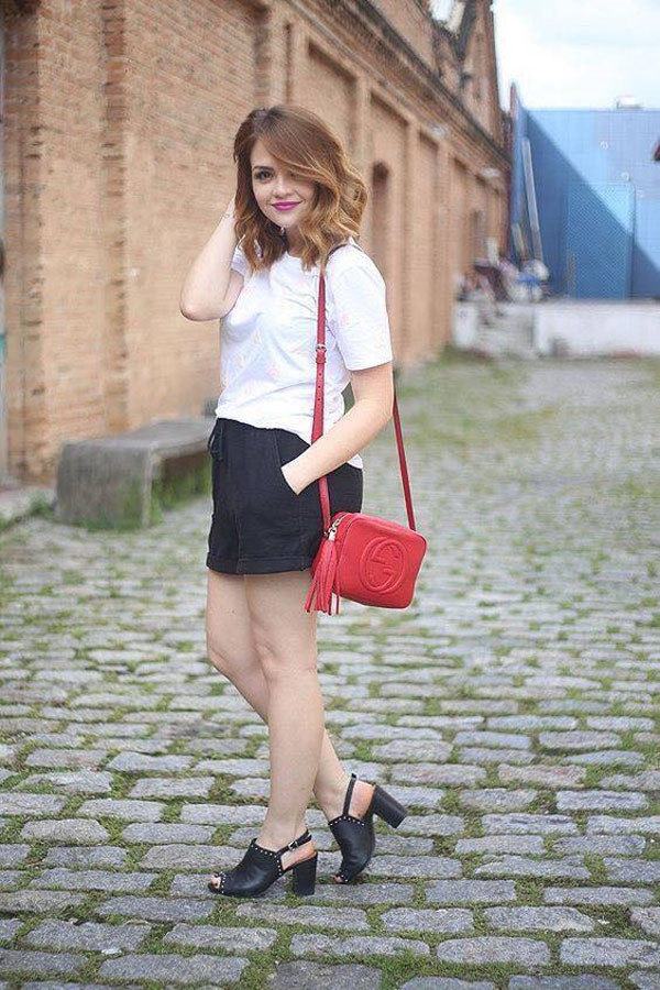 Mới đây, trên mạng xã hội vừa xuất hiện hình ảnh những thiếu nữ được cho có thân hình 'đẫy đà' nhưng đang làm chao đảo cư dân mạng bởi thần thái tự tin, xinh đẹp thu hút mọi ánh nhìn.