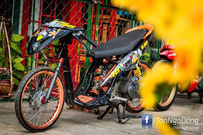 Ở khu vực miền Nam, phong trào chơi đua xe drag được các biker hưởng ứng nhiệt liệt do có nhiều cuộc đua được tổ chức liên tục một cách hợp pháp. Chính vì vậy, ngành "công nghệ" độ xe đua drag cũng phát triển rất mạnh, biến những mẫu xe phổ thông thành "xe đấu". Ngoài các mẫu xe số như Honda Wave, Yamaha Exciter..., một số dòng xe ga như Yamaha Mio hay Yamaha Luvias đời cũ cũng thường xuyên được độ drag.