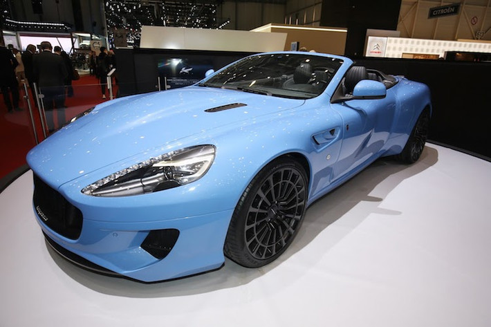 Dựa trên nền tảng của DB9 Volante nên Kahn Vengeance vẫn sử dụng động cơ V12 6.0l nạp khí tự nhiên, hệ dẫn động cầu sau và hộp số tự động 6 cấp ZF. Tuy nhiên hãng không nói rõ rằng có "độ" lại động cơ này hay không.