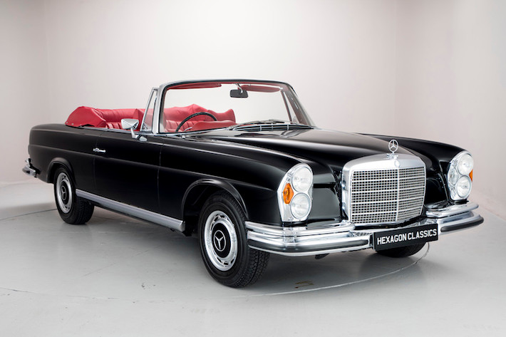 Thế hệ xe cao cấp nhất của Mercedes với tên mã W108, trước khi được đổi tên thành Mercedes S-Class được biết tới nhiều nhất bởi phiên bản sedan 4 cửa truyền thống. Tuy nhiên cũng giống như dòng xe Mercedes S-Class Cabriolet và Coupe ngày nay, chiếc xe cũng từng được sản xuất dưới cả phiên bản mui trần lẫn mui kín 2 cửa.