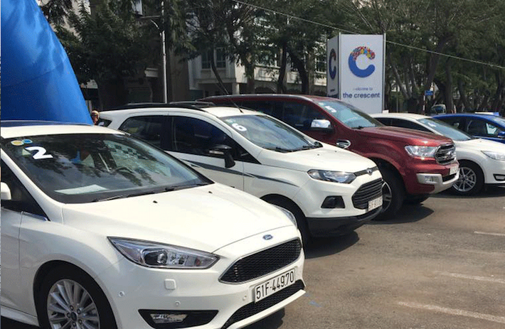 Bắt đầu từ tháng 10/2016 tới nay, Ford tại Việt Nam đã phải chính thức công bố mở 3 cuộc triệu hồi khác nhau, gây ảnh hưởng tới 4 dòng xe là Ford Everest, Ford Ranger, Ford Focus và Ford Transit. Tổng cộng đã có 17.382 xe Ford bị triệu hồi tại Việt Nam trong nửa năm trở lại đây.