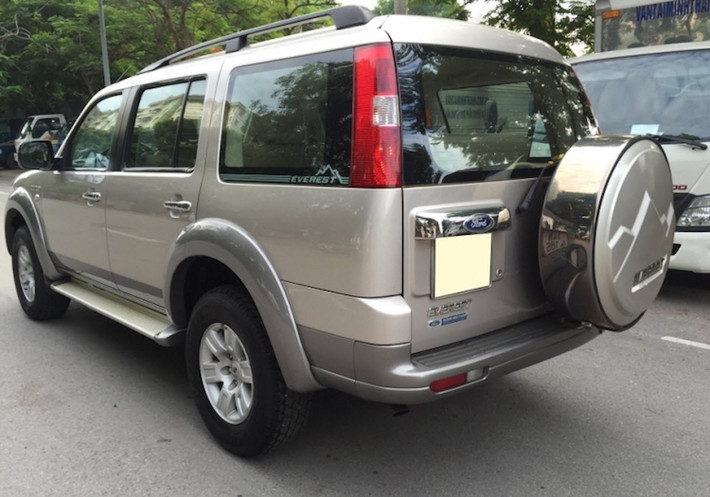 Những chiếc Ford Everest bị triệu hồi thuộc thế hệ thứ 2, được sản xuất từ năm 2006 tới tận năm 2015, trước khi bị thay thế bởi phiên bản Everest hiện nay. Ở thế hệ này, Everest được bán với 3 phiên bản động cơ diesel Duratorq với dung tích 2.2l, 2.5l 4 xi-lanh thẳng hàng và 3.0l, đi kèm số sàn hoặc số tự động 6 cấp.