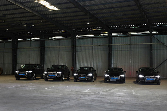 Theo ông Laurent Genet – Tổng giám đốc, Audi tại Việt Nam cho hay; “Nhà nhập khẩu chính hãng Audi tại Việt Nam và Ủy ban Quốc gia APEC 2017 đang phối hợp chặt chẽ để có một sự kiện APEC 2017 thành công hơn mong đợi. Các lô xe Audi mới sẽ được bảo dưỡng thường xuyên tại các xưởng dịch vụ của Audi từ tháng 4/2017 đến tháng 11/2017 trong suốt thời gian diễn ra sự kiện APEC 2017".