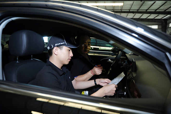 Để phục vụ cho thành công của APEC 2017, Audi Việt Nam đã đáp ứng theo yêu cầu của Ủy ban Quốc gia APEC 2017 về việc cung cấp bổ sung thêm 72 xe Audi phiên bản thường phục vụ cho sự kiện gồm: 10 xe Audi A4, 15 xe A6, 10 xe A5, 29 xe Q5 và 8 xe Q7. Như vậy, tất cả 5 mẫu xe phiên bản giới hạn, bao gồm mẫu xe Audi Q5 hoàn toàn mới, được sản xuất riêng cho thị trường Việt Nam đã được bàn giao đúng tiến độ.