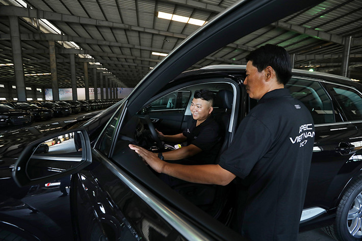 Theo nhà sản xuất Audi AG cho biết, hãng đã sản xuất những phiên bản giới hạn dành riêng cho sự kiện APEC 2017 và đặc biệt, những sản phẩm này vẫn chưa ra mắt thị trường ôtô Việt Nam trong thời gian qua. Trong những mẫu xe này, điểm sáng ấn tượng nhất chính là Audi A4 mới.